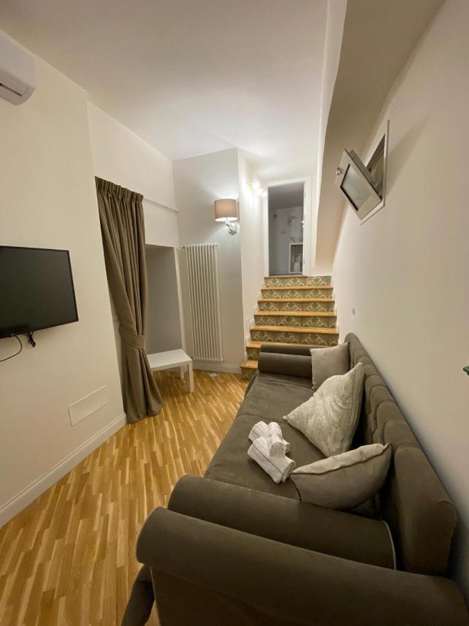 Alcapri Suite Napoli Centro Zewnętrze zdjęcie