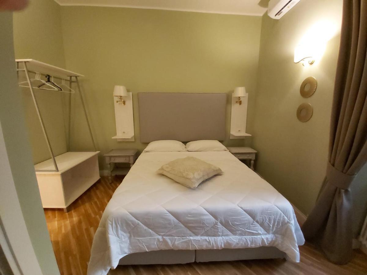 Alcapri Suite Napoli Centro Pokój zdjęcie